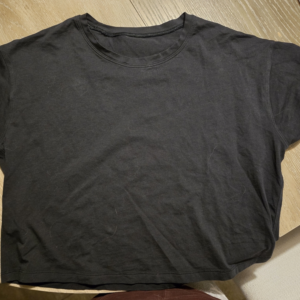 Lululemon Black Cropped T-Shirt